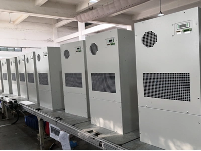 400W industrial IP55 aire acondicionado de 220/230 VAC 48VDC para el enfriamiento del gabinete de las telecomunicaciones